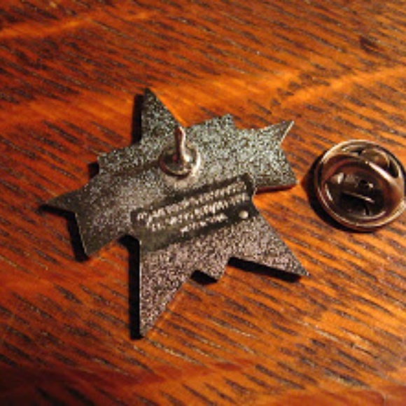 ⚾️ San Diego Padres Compadres Club Baseball Lapel Pin - Picture 3 of 4